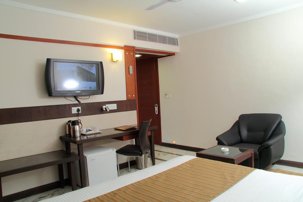 אודייפור Amantra Comfort Hotel מראה חיצוני תמונה